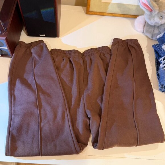 Brown sweatpants - Picture 2 of 2
